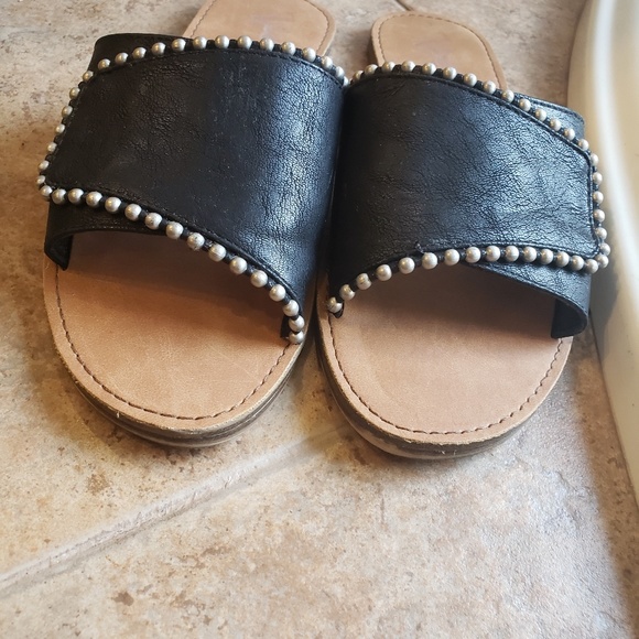 Slides - Picture 3 of 4